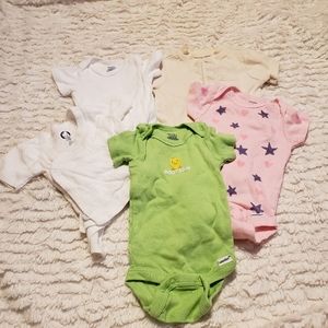 Lot 0-3 Months Assorted Girls Clothes, Bibs, Cloth